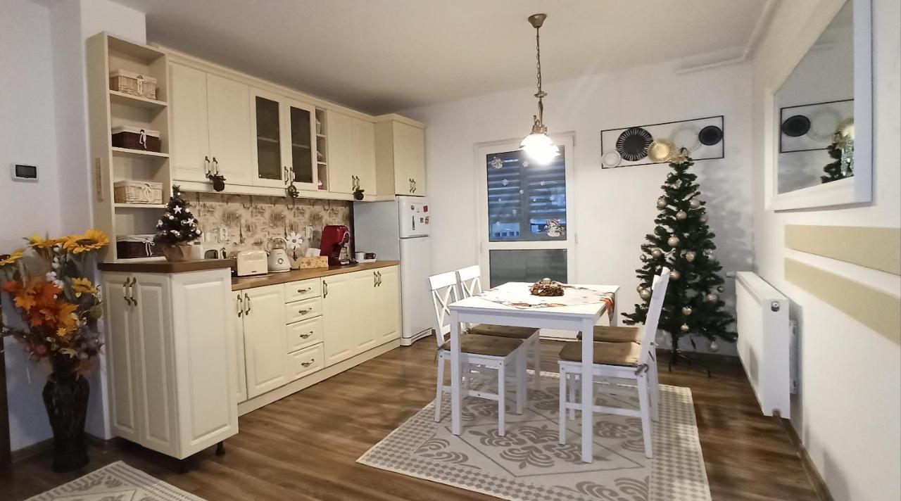Apartament Atena Petroşani 외부 사진